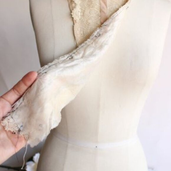 Antique 1900s Blouse Front, 1910s 1920s Ivory Silk Lace Appliques Approx 14" - Picture 5 of 11
